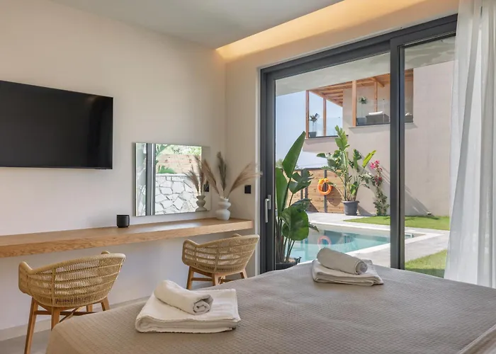 Cameo Luxury Villa *